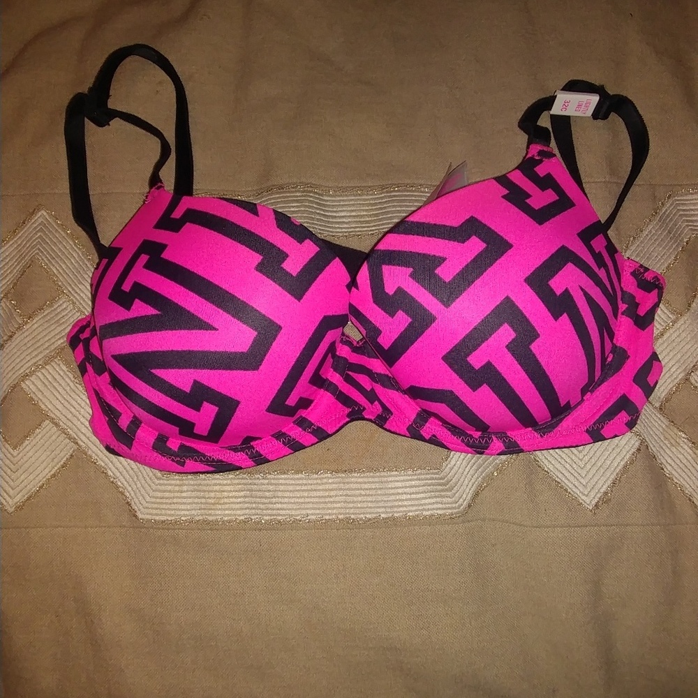 32 C Victoria Secrets Bra